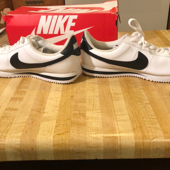 Nike’s - Picture 2 of 5